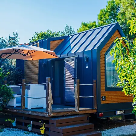 Efe Tiny House *