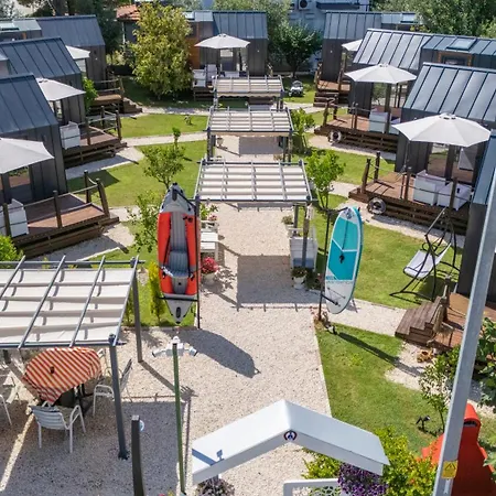 Кемпинг Efe Tiny House Серик